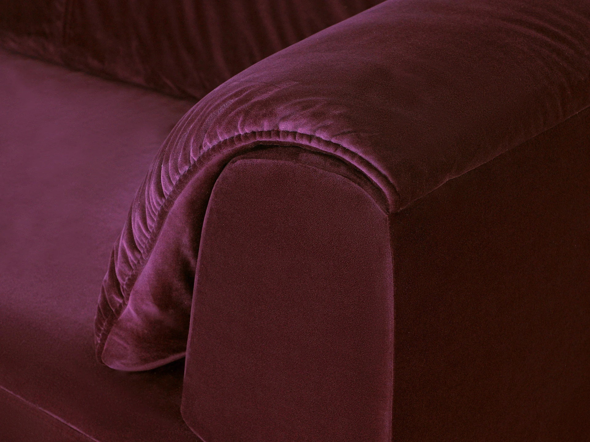 Завершение большое Marsala в интерьере в Москве Завершение большое Marsala в интерьере