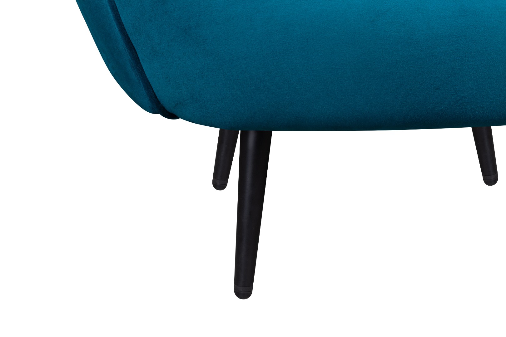 Кресло Benee Izumrud на черных ножках в интерьере