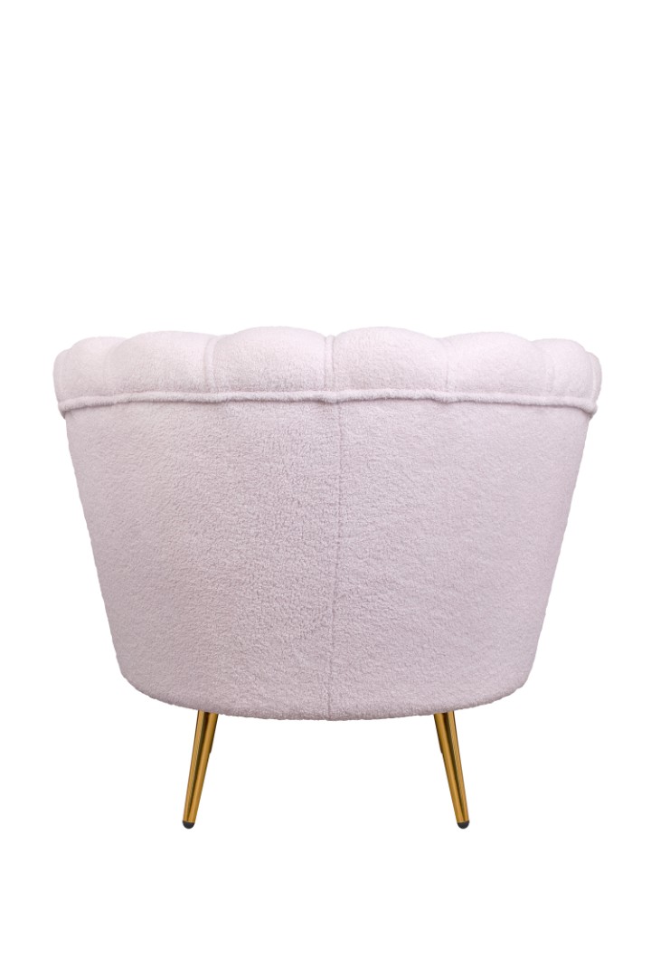 Низкое кресло Pearl Pink Boucle в интерьере