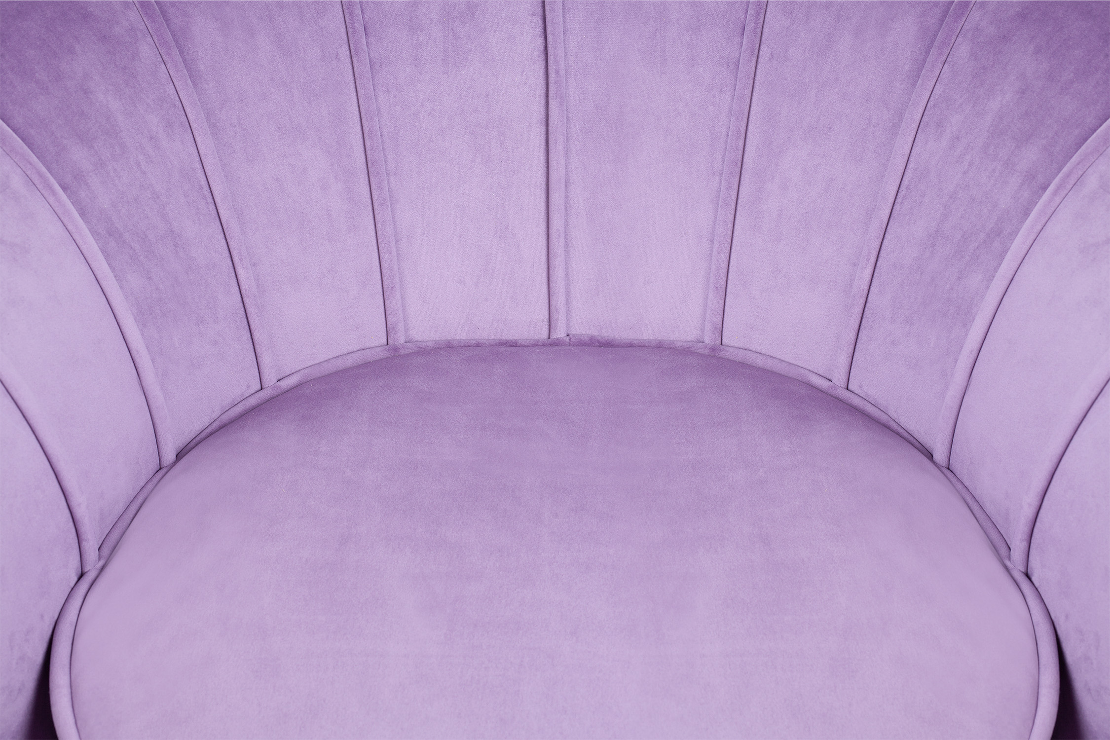 Низкое кресло ракушка Pearl Purple в интерьере в Москве Низкое кресло ракушка Pearl Purple в интерьере