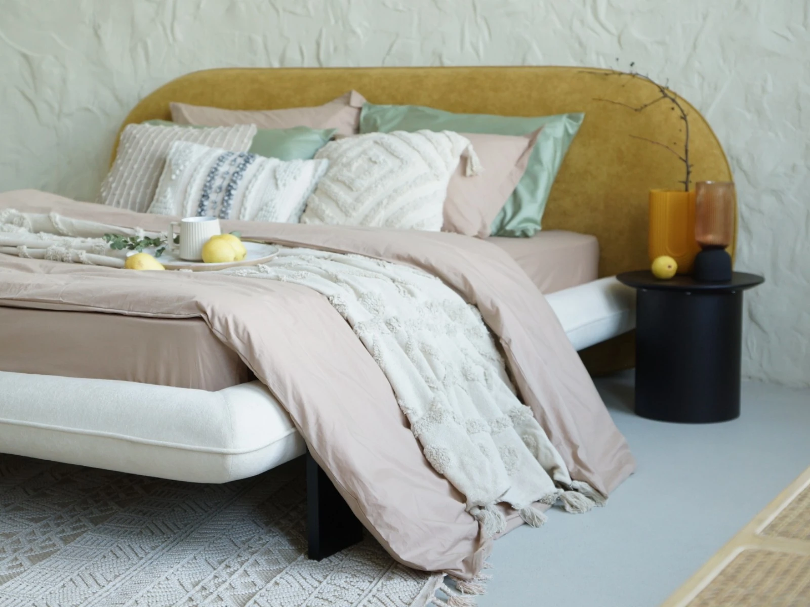 фото Стол журнальный Joker 590 в интерьере