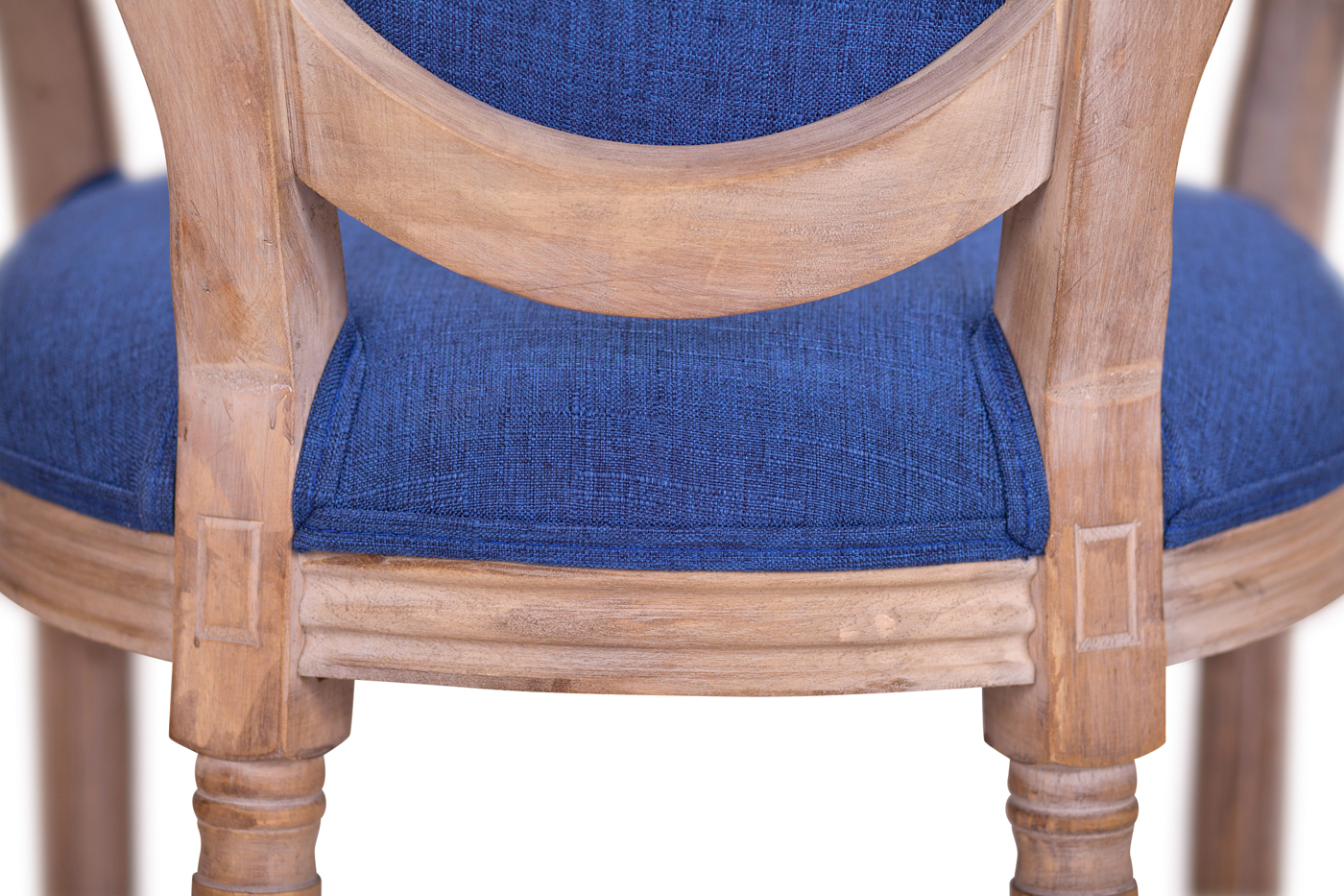 Мягкий стул с подлокотниками Volker Arm Original Blue в интерьере в Москве Мягкий стул с подлокотниками Volker Arm Original Blue в интерьере