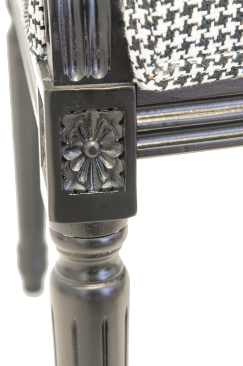 Мягкий стул с подлокотниками Runako в интерьере в Москве Мягкий стул с подлокотниками Runako в интерьере