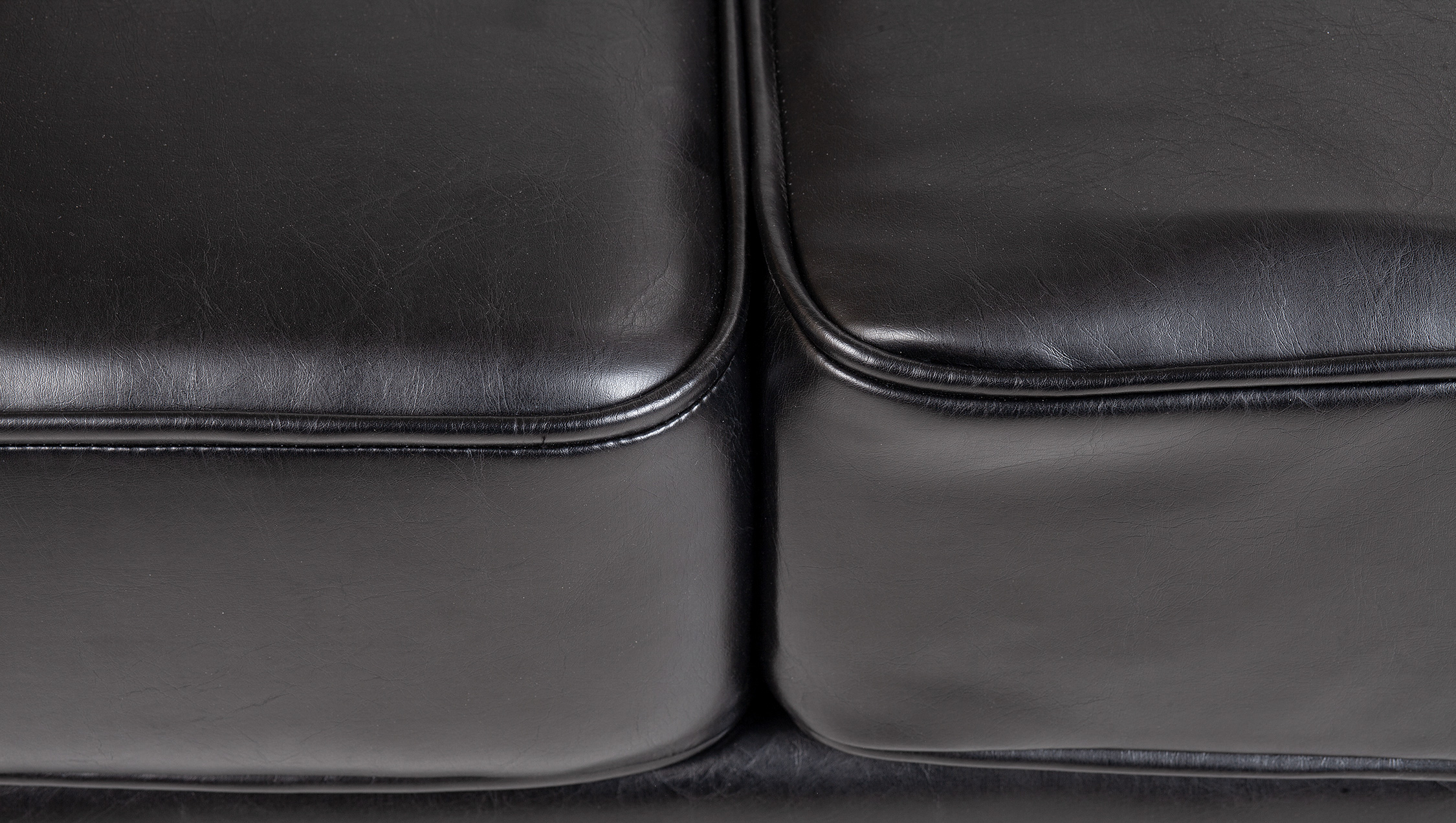 фото Кожаный диван лофт Karo V2 черный в Москве фото Кожаный диван лофт Karo V2 черный