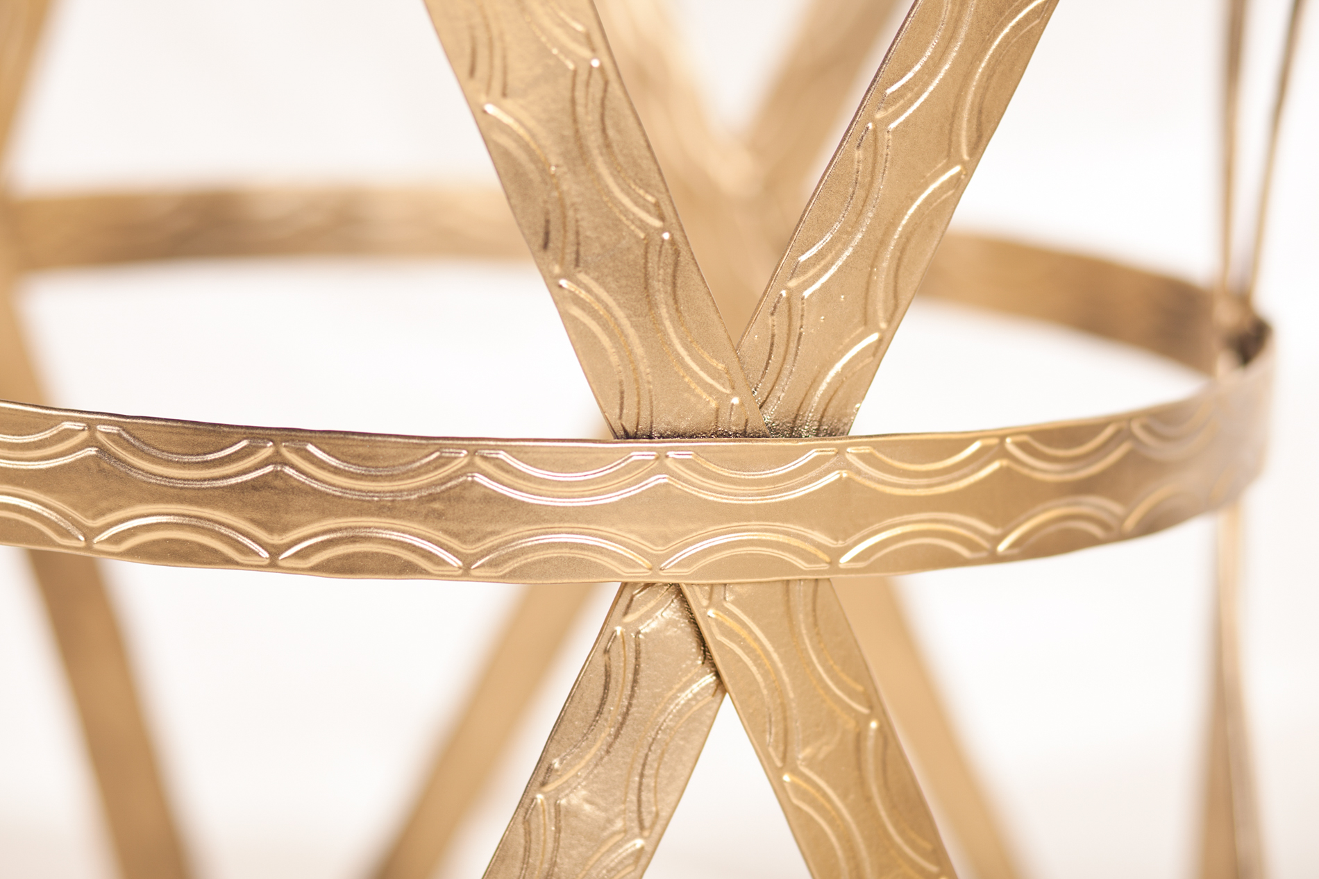 заказать Журнальный столик круглый Parlan Gold