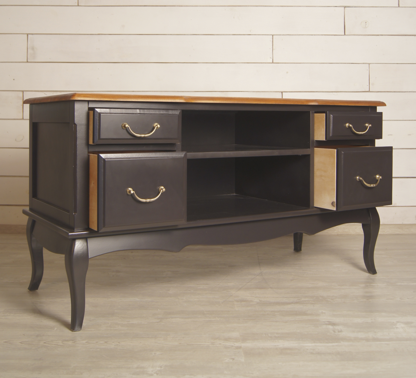 заказать Комод под TV «Leontina Black»  арт ST9328BLK
