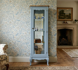 Шкаф "Леонтина (Leontina)" в голубом цвете для посуды узкий/низкий арт ST9319B