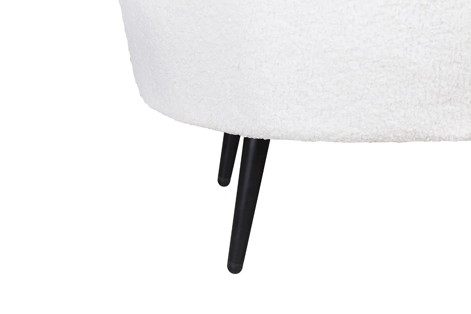 фото Двухместный диван Pearl Double Boucle на черных ножках в интерьере