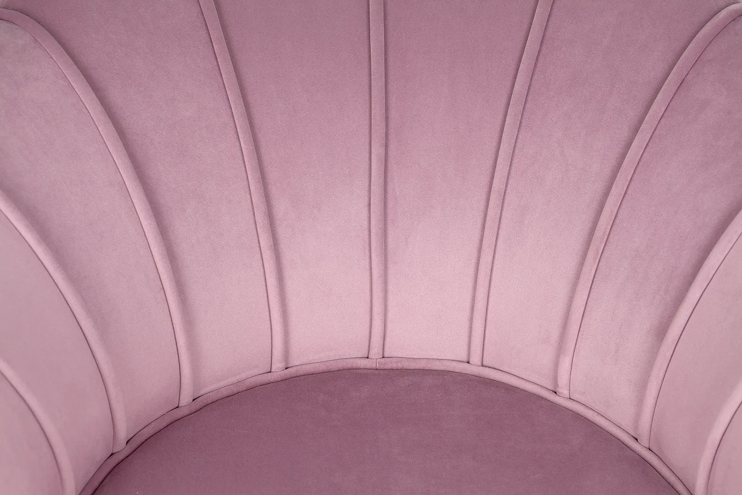 Кресло ракушка Pearl Pink в интерьере в Екатеринбурге