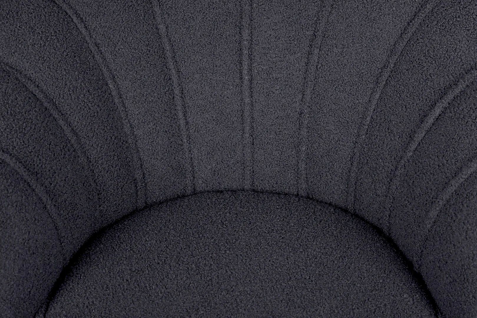 Низкое кресло ракушка Pearl Black Boucle в интерьере в Екатеринбурге