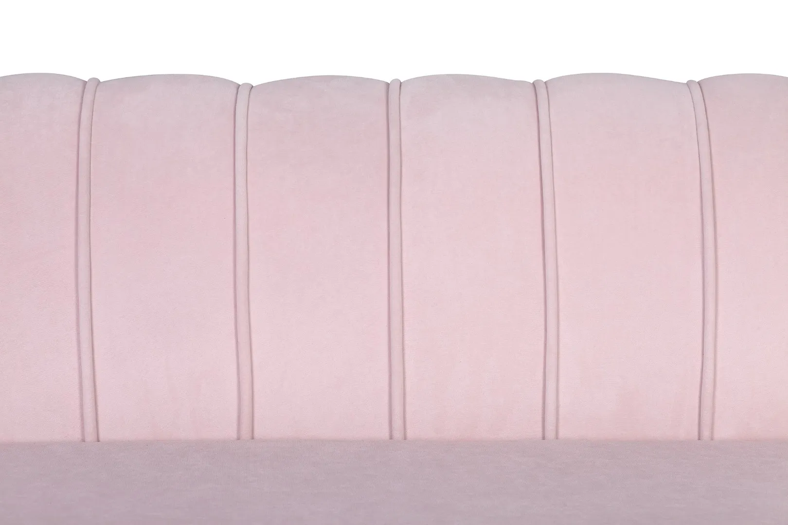Дизайнерский диван Pearl Triple Pink на черных ножках в интерьере в Москве Дизайнерский диван Pearl Triple Pink на черных ножках в интерьере