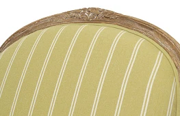 фото Мягкое полукресло с подлокотниками Aldo Green в интерьере