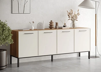 Комод с четырьмя дверками 