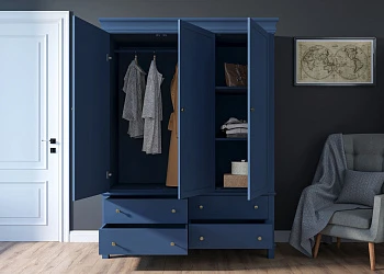 Шкаф трехстворчатый в стиле Кантри 