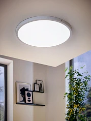 фото 97279 Светодиодный накладной светильник FUEVA 1 диммир., 27W(LED), 3400lm, ?600, H30, алюминий, белый в интерьере