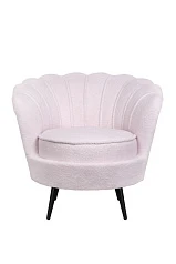 фото Низкое кресло ракушка Pearl Pink Boucle на черных ножках в интерьере