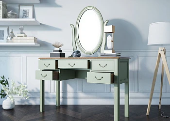 Туалетный стол 